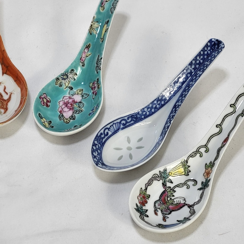 Vintage Chinese Porcelain Soup Spoons Set of 7 Tatung Famille Rose Floral Dragon - Picture 5 of 11